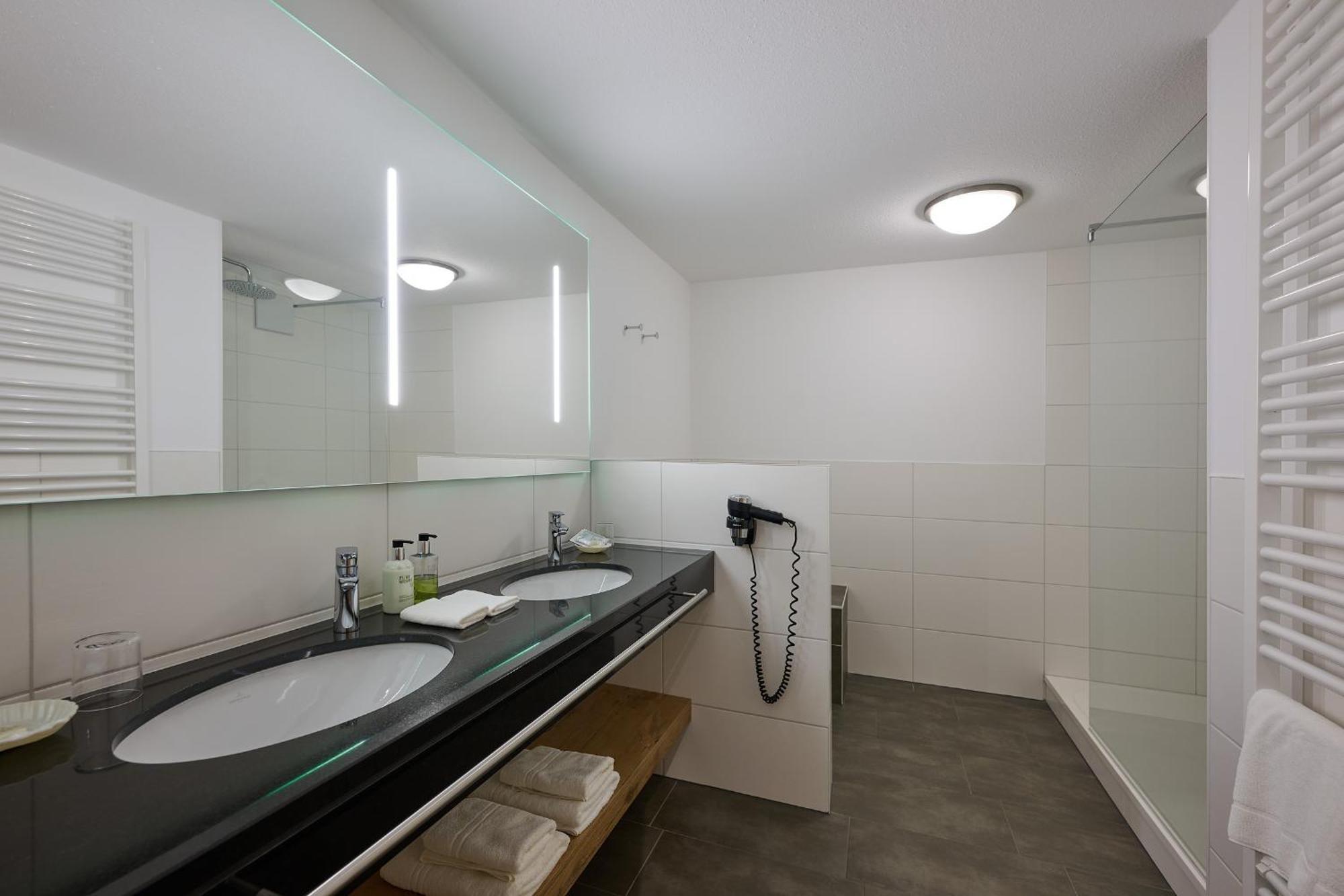 Schuele'S Wellnessresort & Spa Adults Only Оберстдорф Экстерьер фото