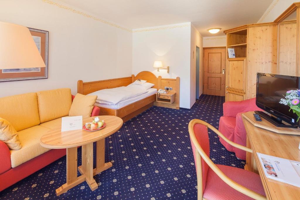 Schuele'S Wellnessresort & Spa Adults Only Оберстдорф Номер фото